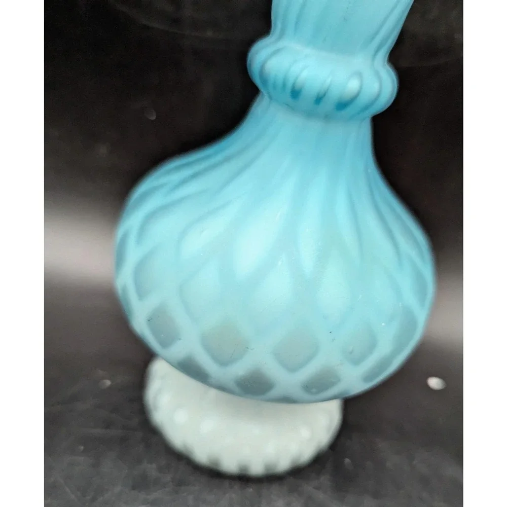 Vintage Blue Quilted Mother Of Pearl MOP Diamond Point Vase 7